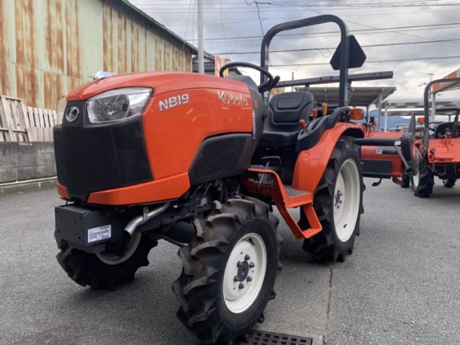 トラクター NB19MARF4 写真４